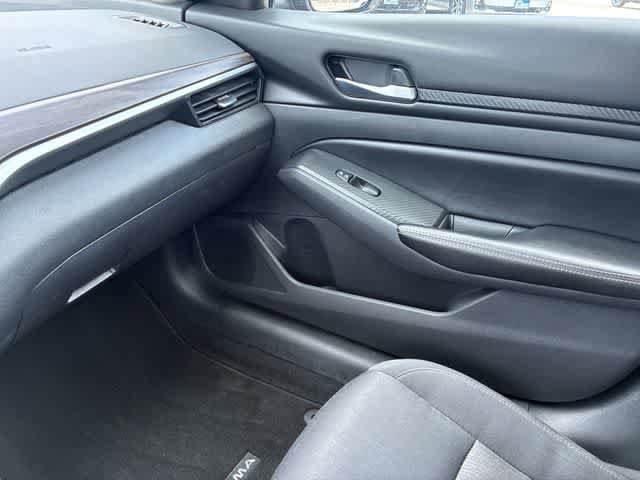 Used 2024 Nissan Altima 2.5 SV FWD image 31