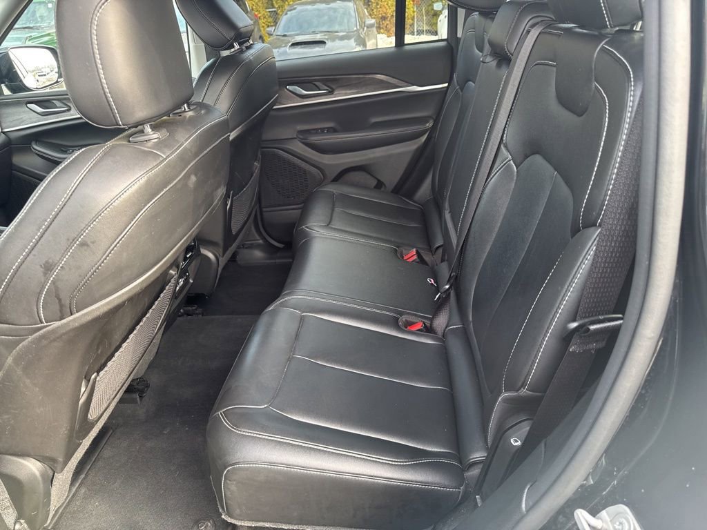 Used 2023 Jeep Grand Cherokee Limited image 42