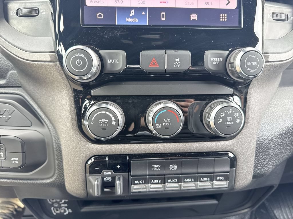 New 2026 RAM 5500 Tradesman AWD/4WD image 17