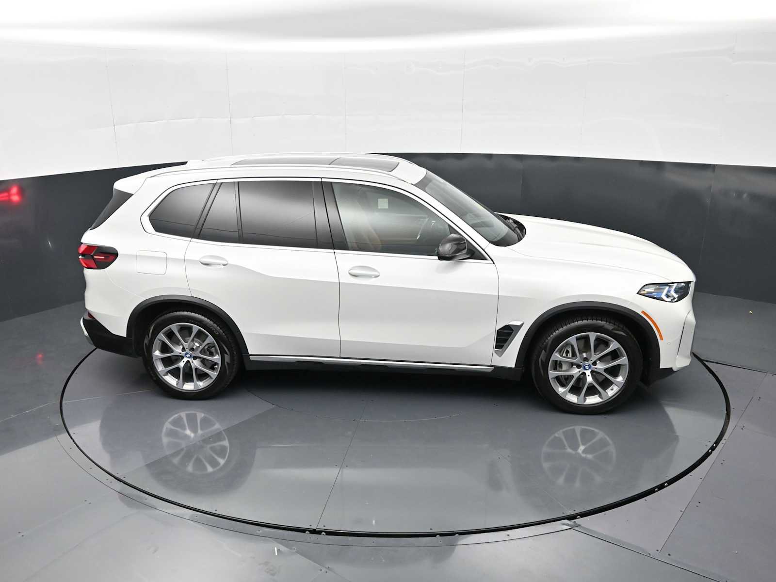 Used 2025 BMW X5 xDrive50e w/ Executive Package AWD/4WD image 20