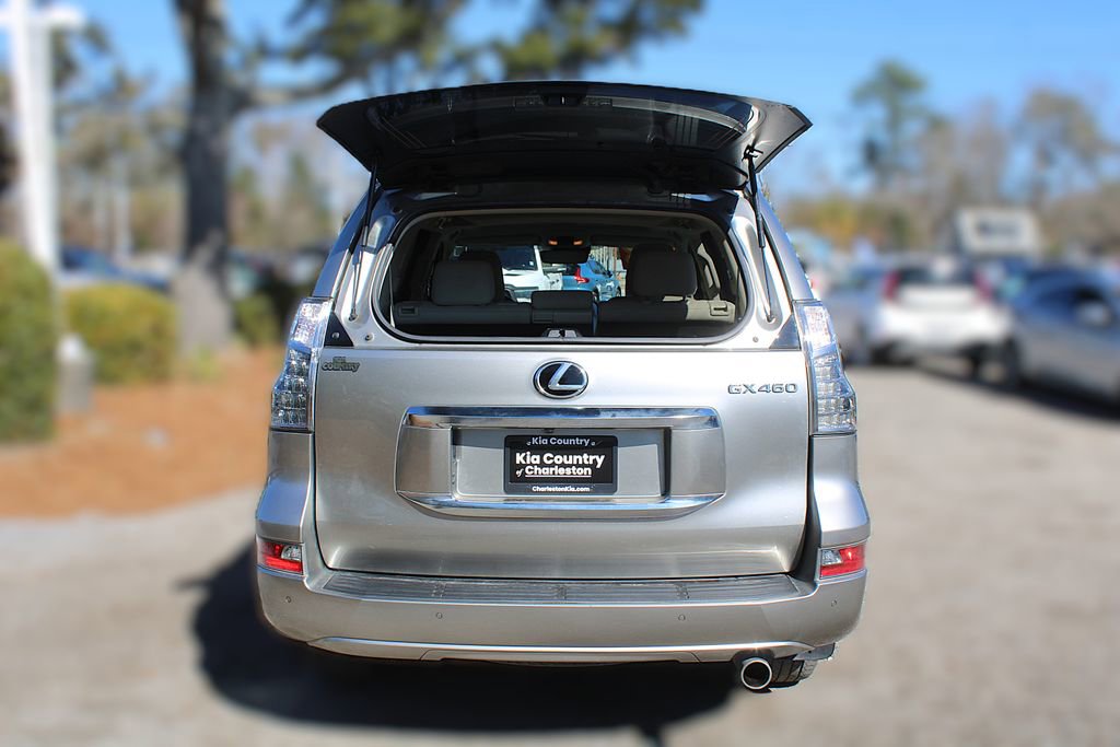Used 2023 Lexus GX 460 Premium w/ Premium Package image 9