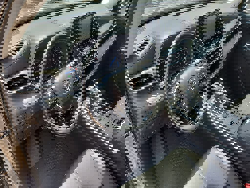 Used 2020 Toyota Highlander XLE image 22