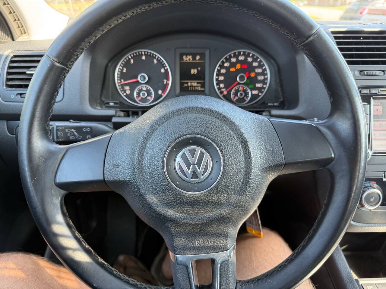Used 2010 Volkswagen Jetta SE FWD image 23