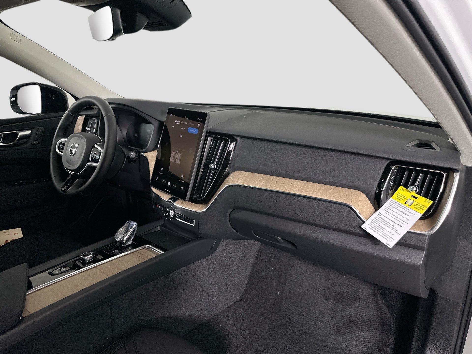 New 2026 Volvo XC60 B5 Plus w/ Protection Package Premier AWD/4WD image 30