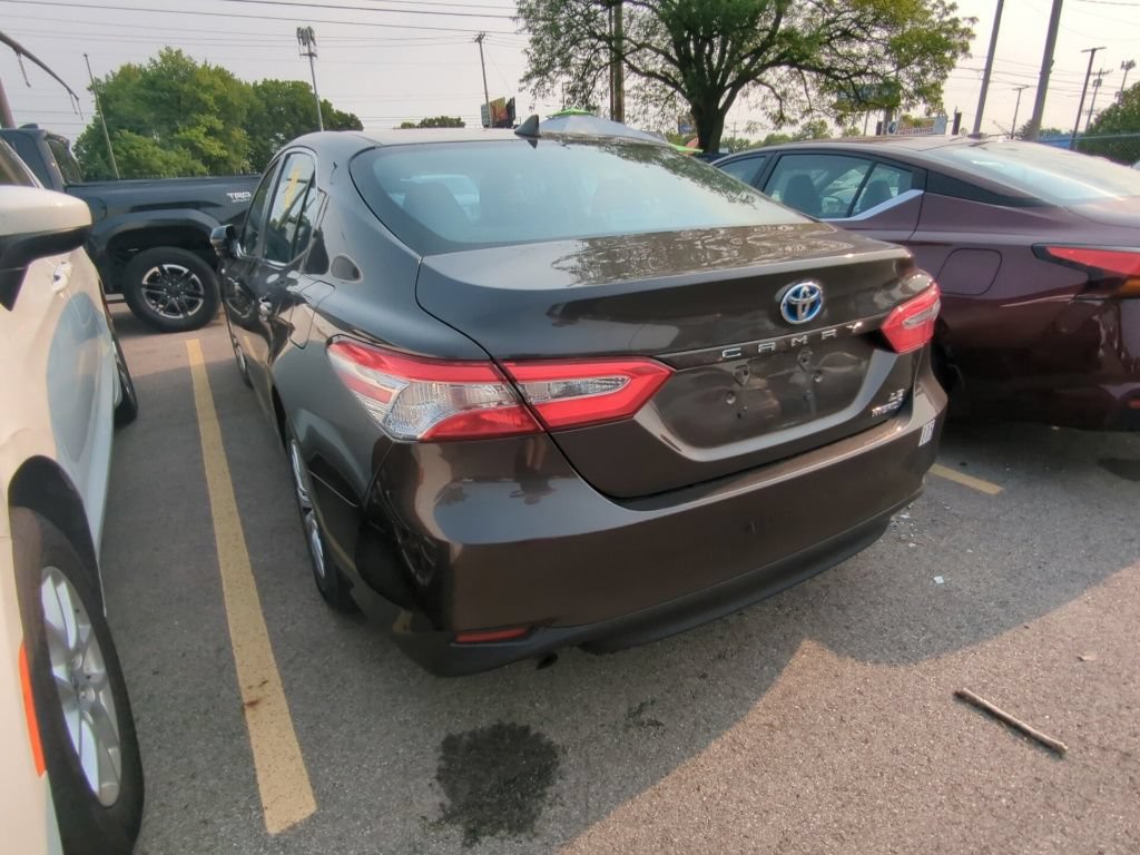 Used 2019 Toyota Camry LE FWD image 4