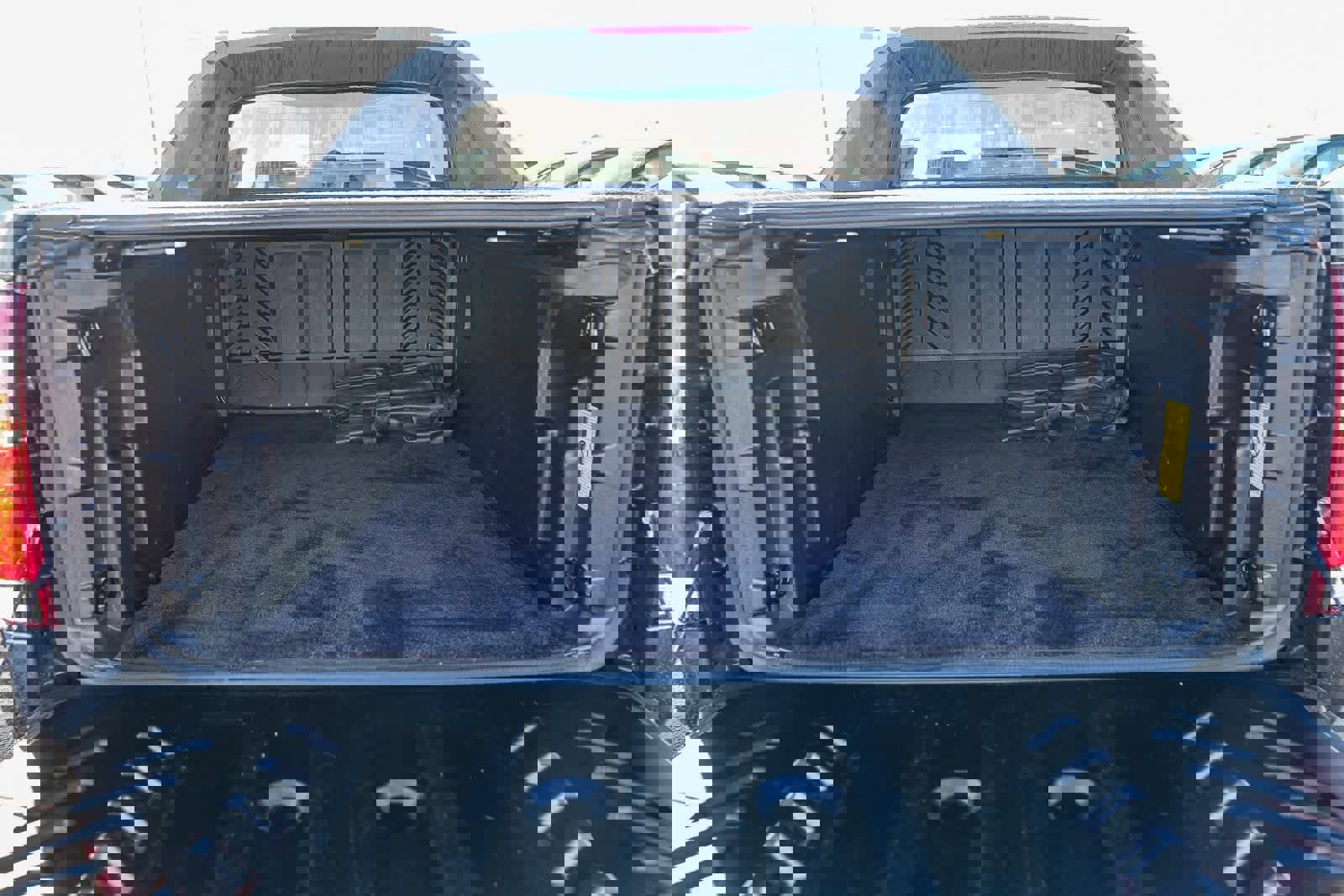 Used 2005 Chevrolet Avalanche Z71 w/ Sun And Sound Package image 23