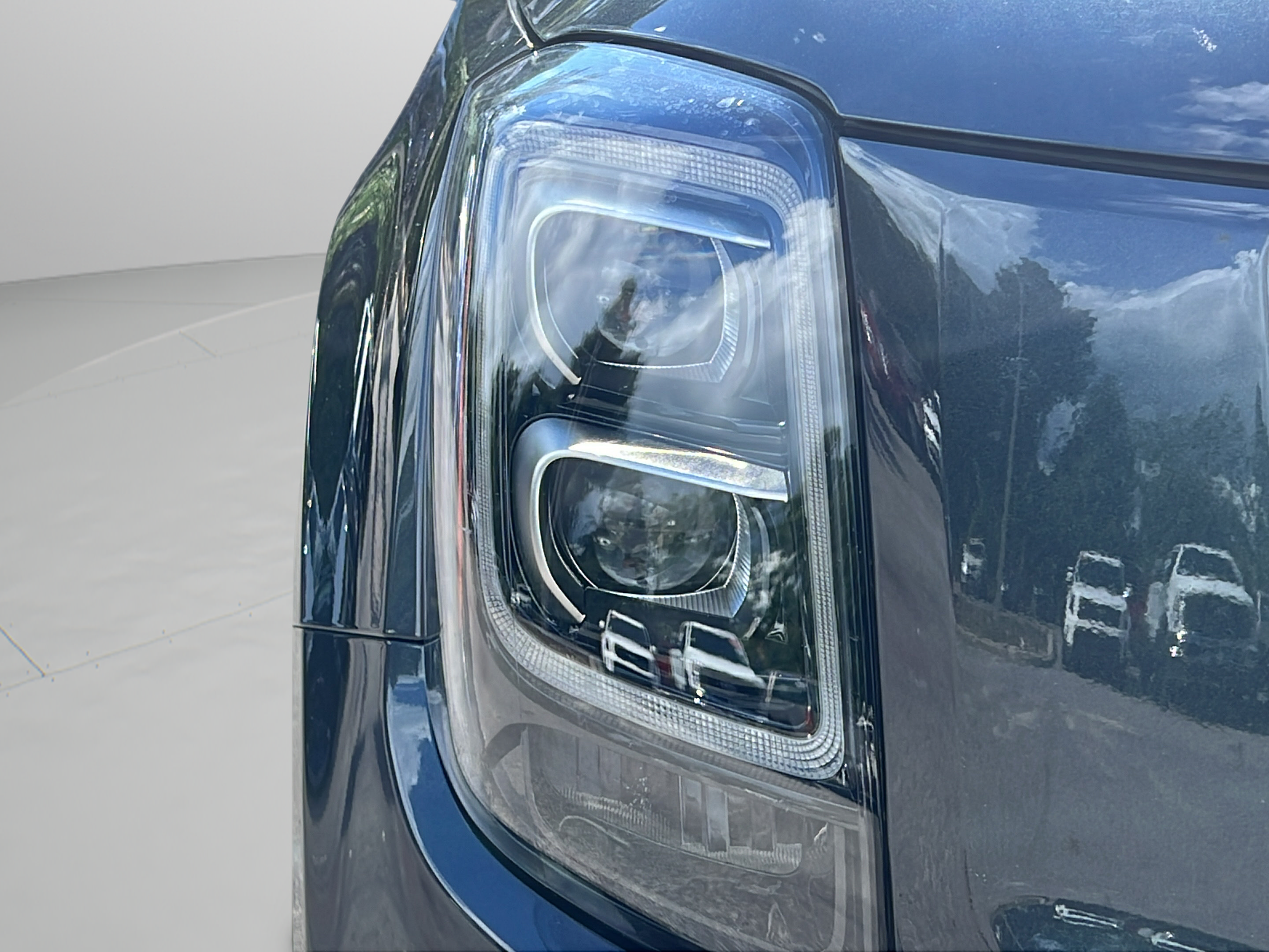 Certified 2022 Kia Telluride SX w/ Towing Package FWD image 26