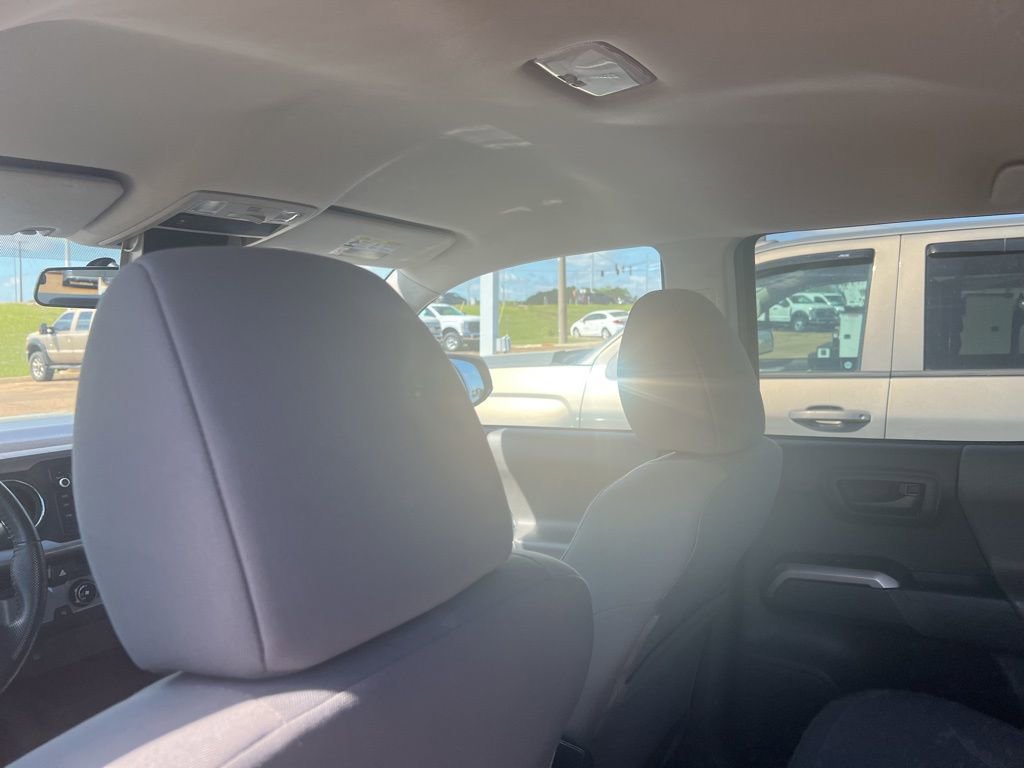 Used 2016 Toyota Tacoma SR5 w/ Towing Package image 15