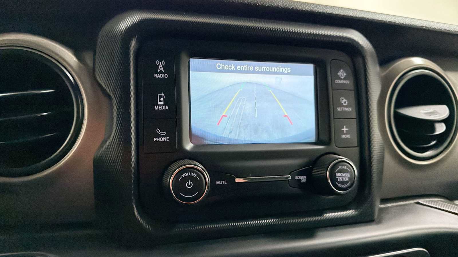 Used 2018 Jeep Wrangler Sport AWD/4WD image 19