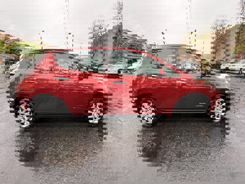 Used 2015 Nissan Leaf S w/ Charge Package FWD image 4