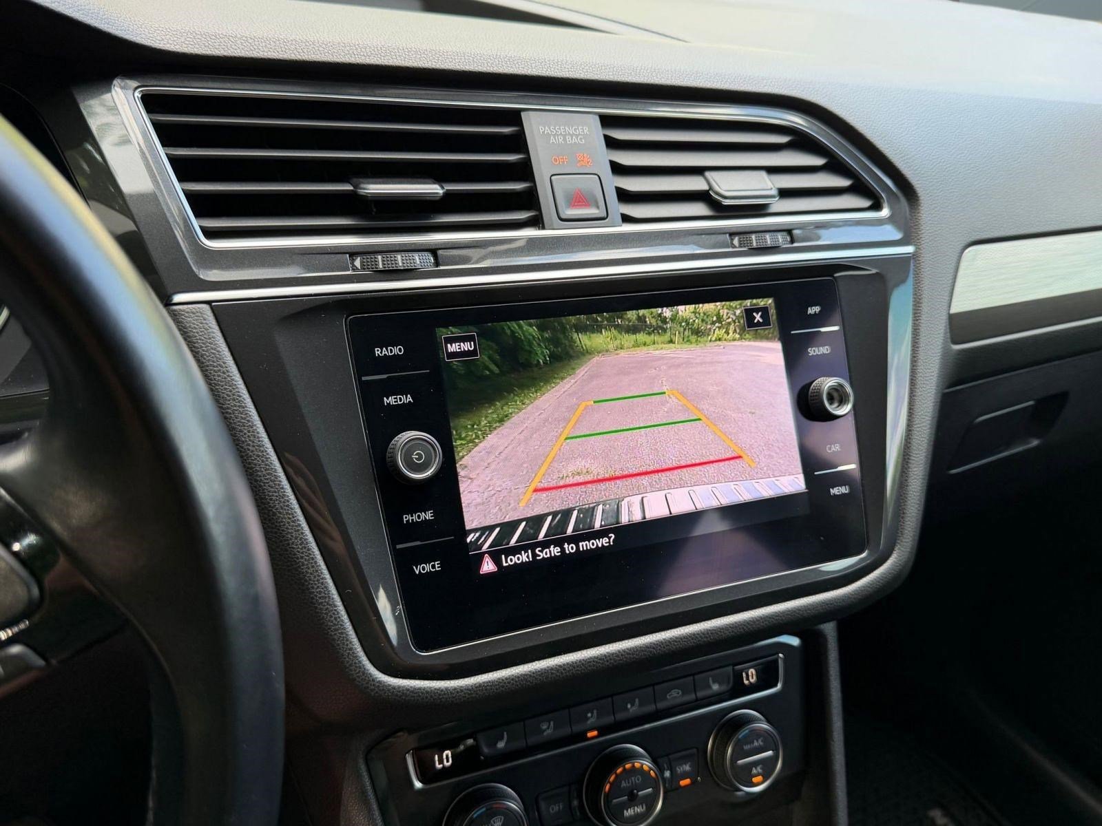 Used 2019 Volkswagen Tiguan SE AWD/4WD image 28
