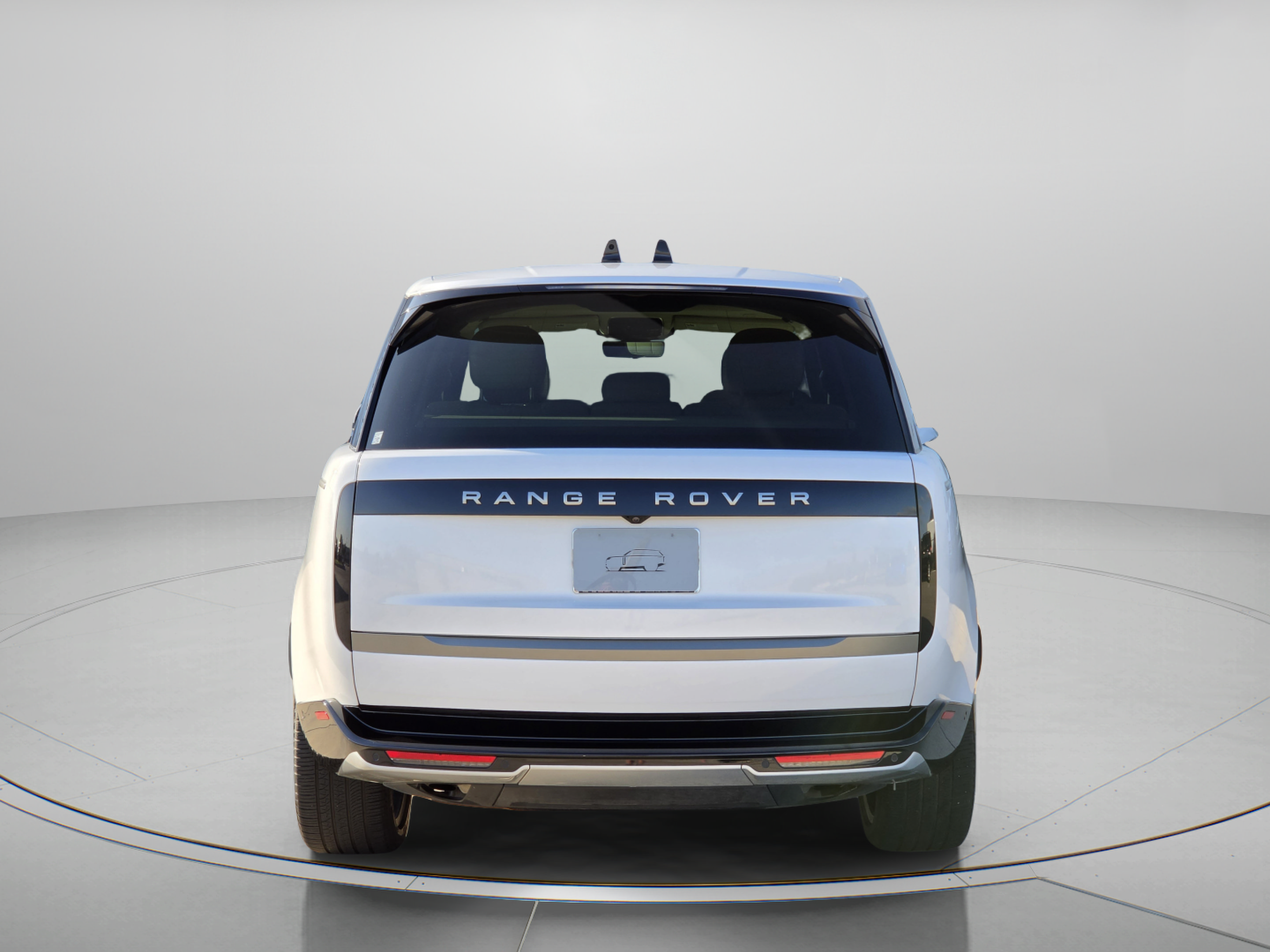 Certified 2024 Land Rover Range Rover SE AWD/4WD image 4