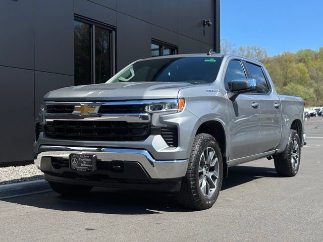 Used 2024 Chevrolet Silverado 1500 LT AWD/4WD image 2