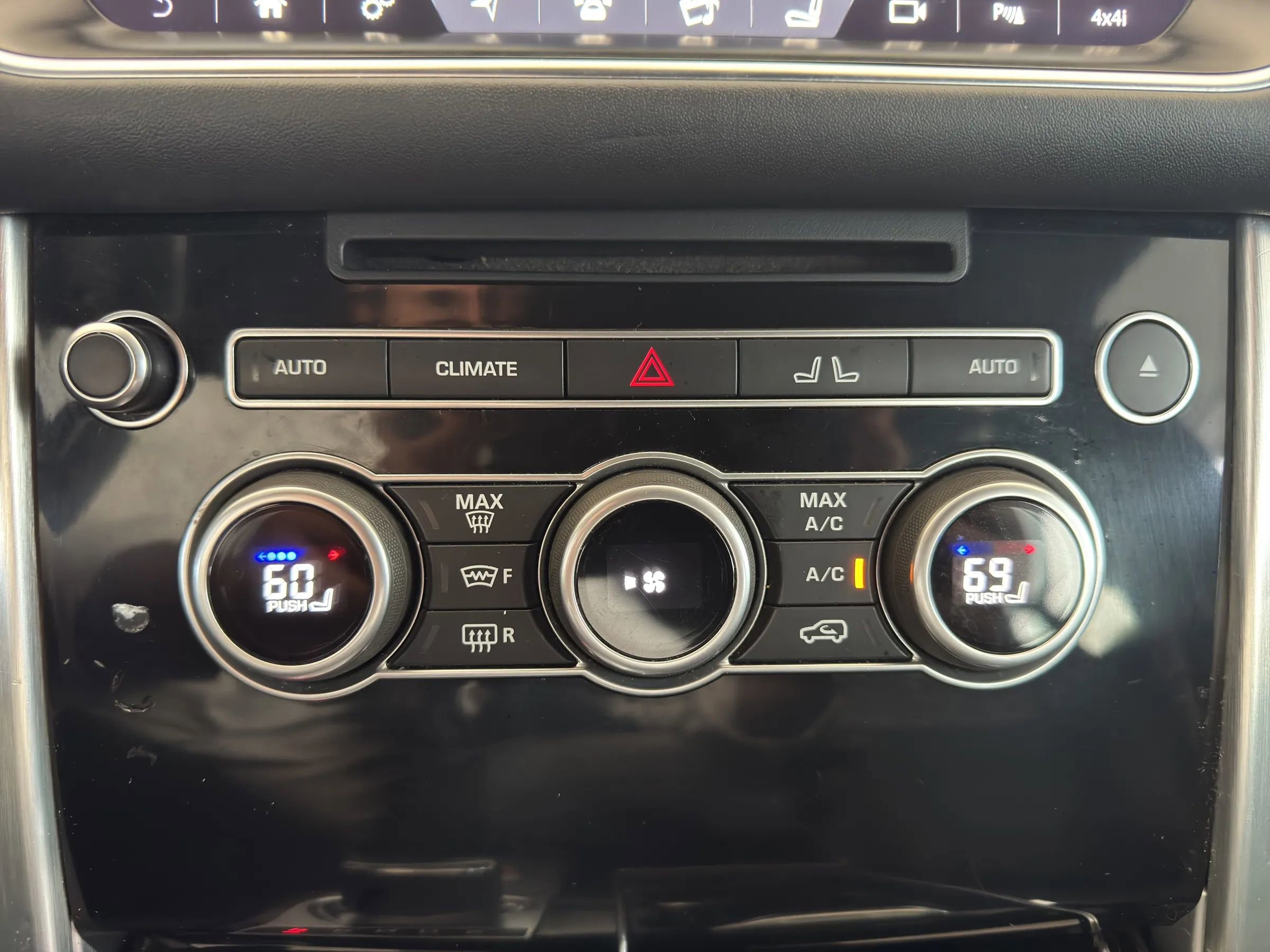 Used 2017 Land Rover Range Rover HSE image 32