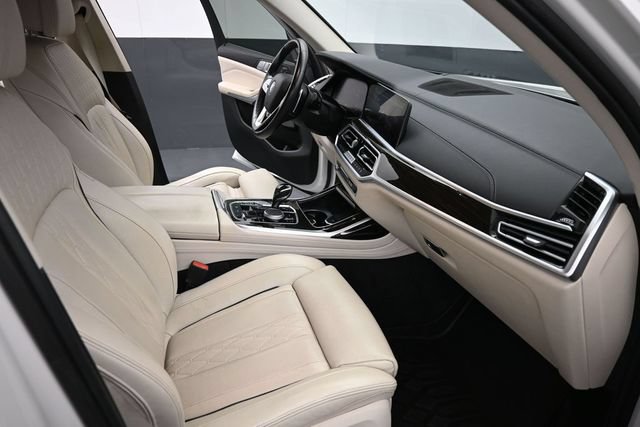 Used 2020 BMW X7 xDrive40i w/ Premium Package AWD/4WD image 28