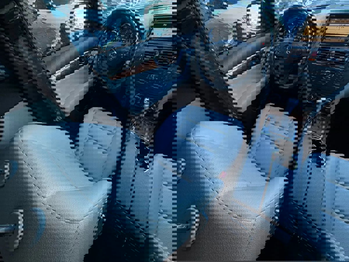 Used 2009 Mercedes-Benz C 350 Sport image 46