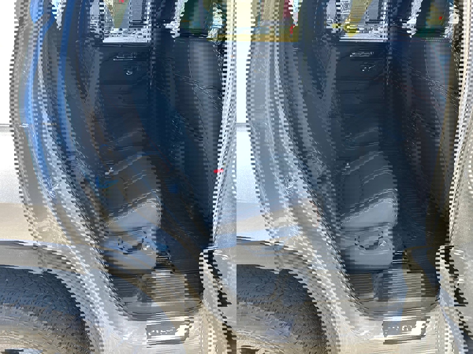 Used 2025 Honda Pilot TrailSport image 15