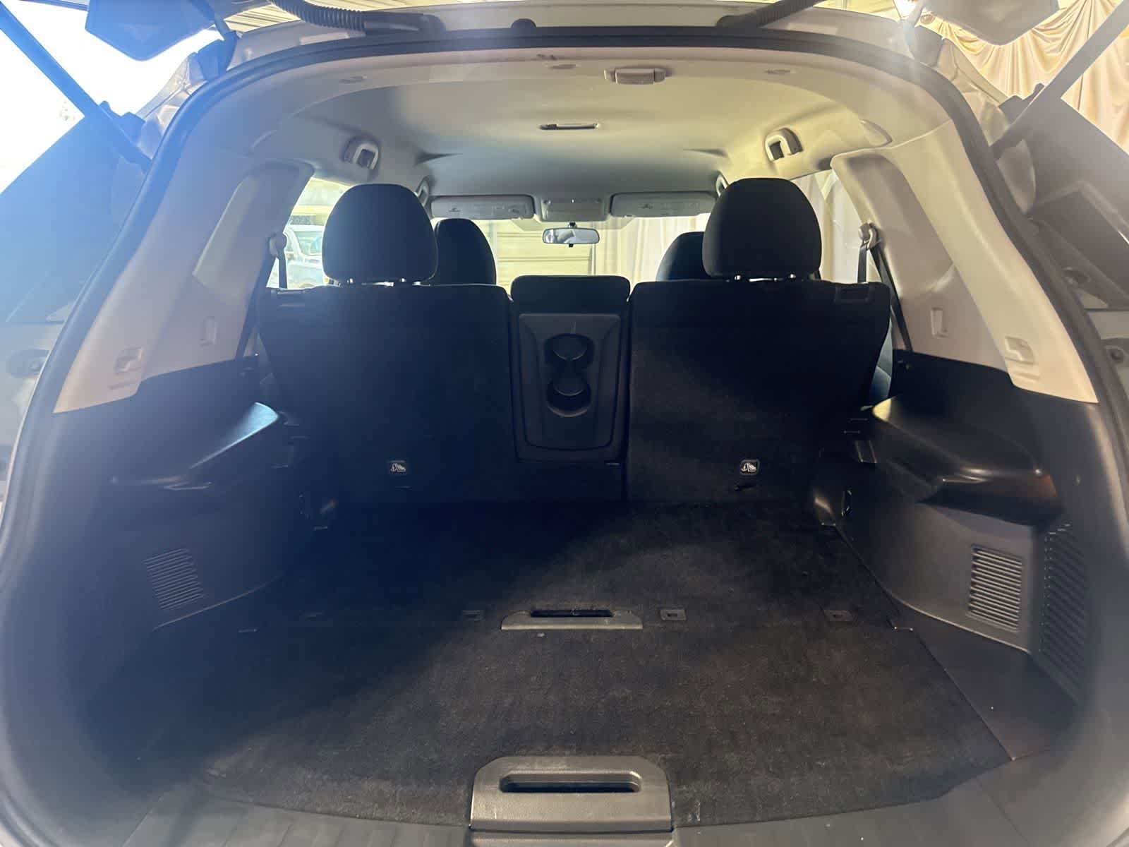 Used 2014 Nissan Rogue SV FWD image 12
