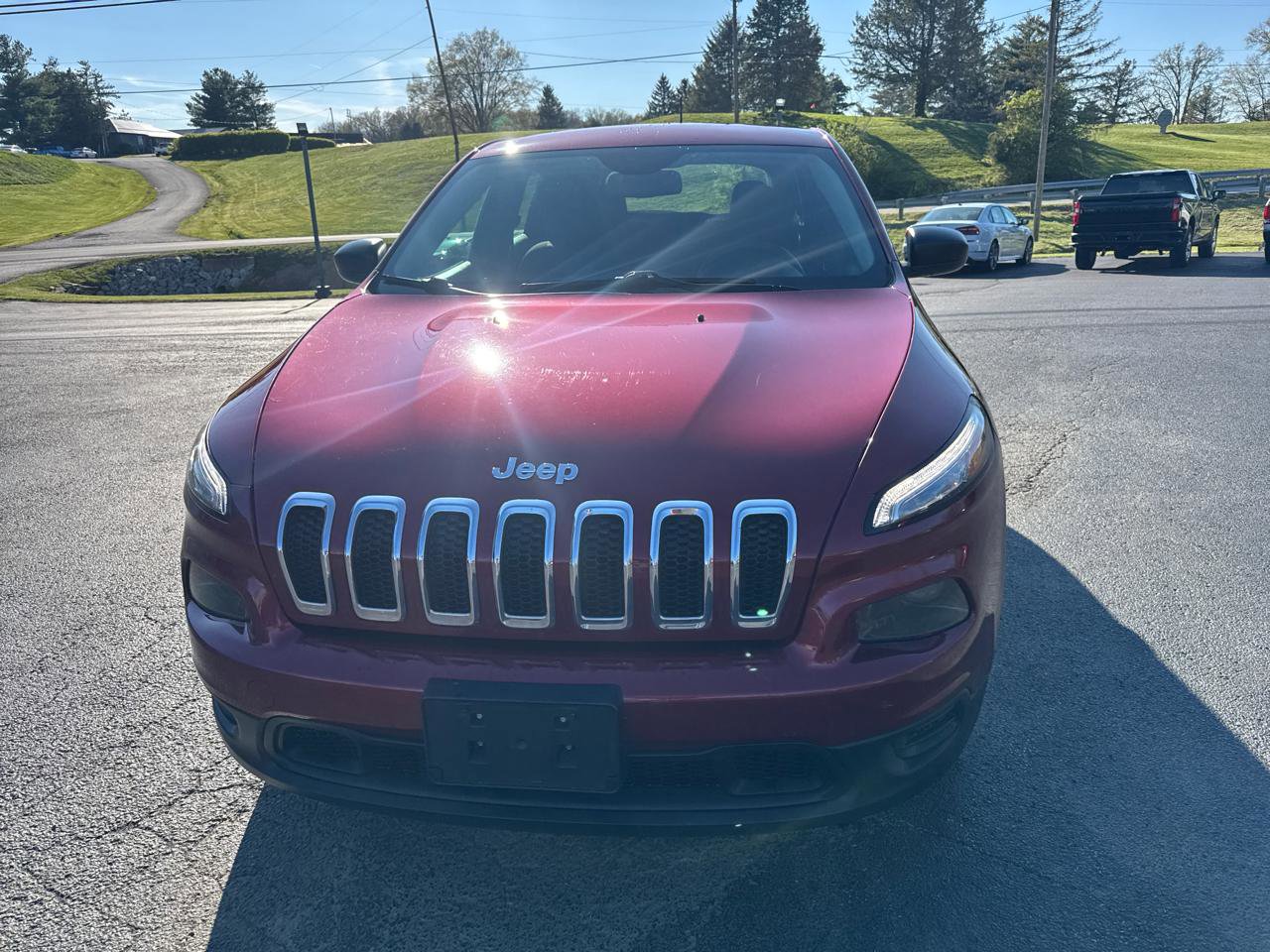 Used 2015 Jeep Cherokee Sport image 2