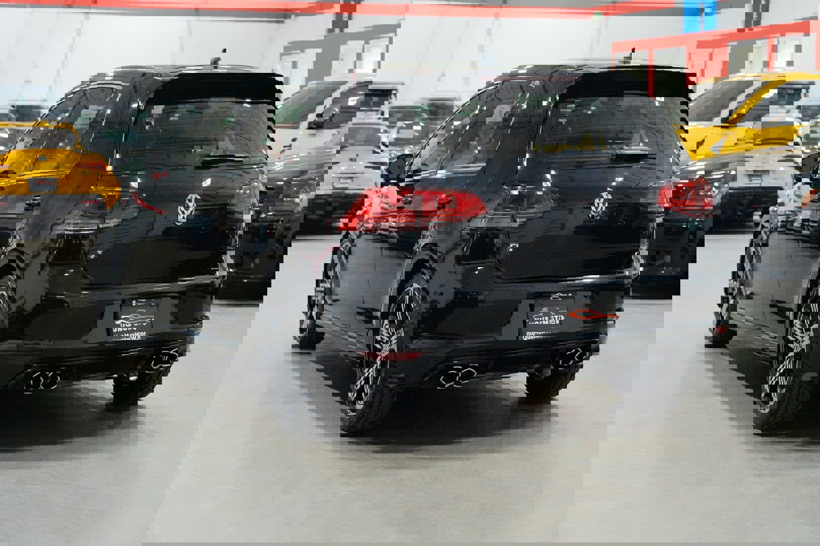 Used 2016 Volkswagen Golf 4-Door image 4