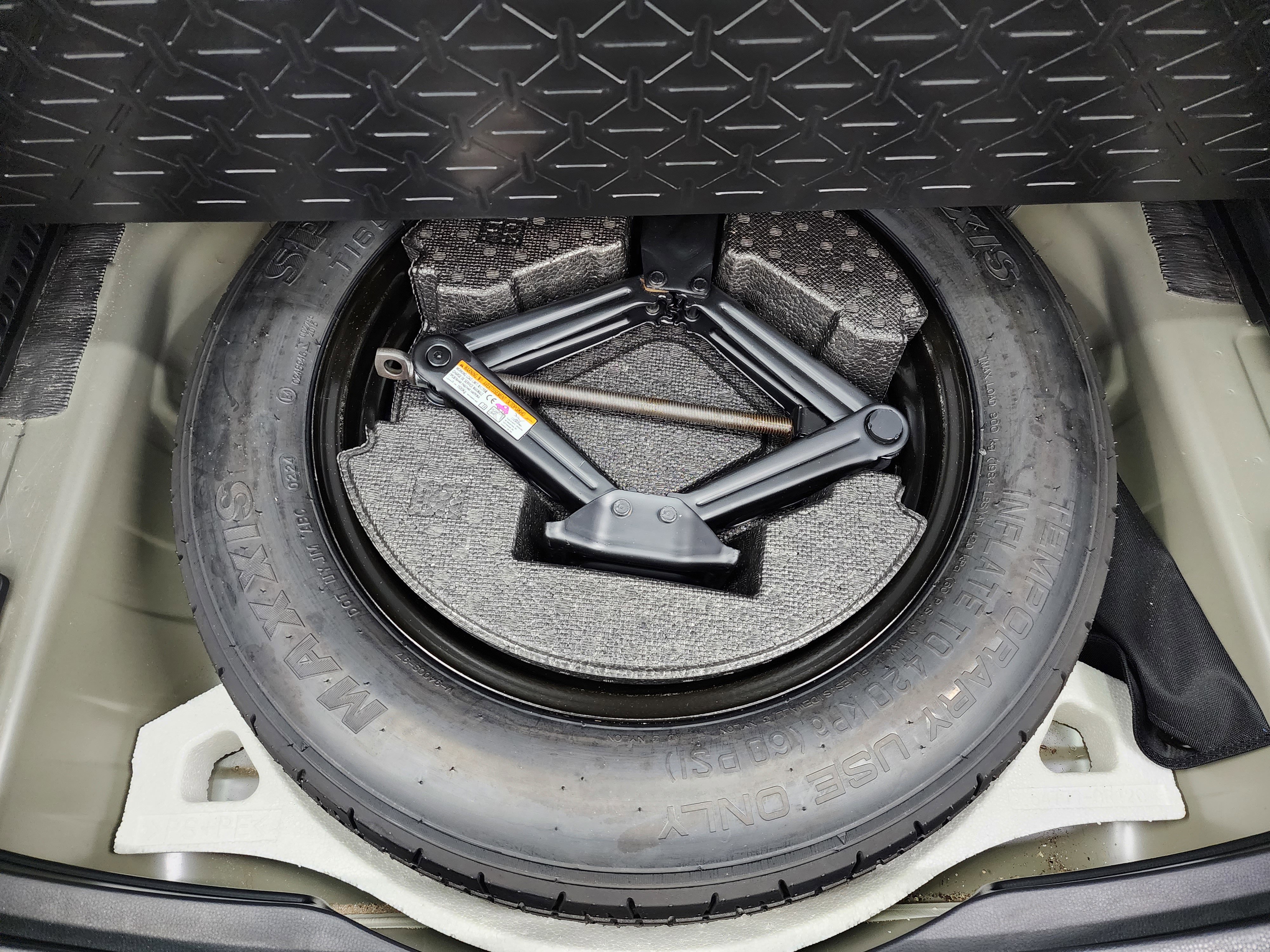 Used 2024 Toyota RAV4 XLE image 28