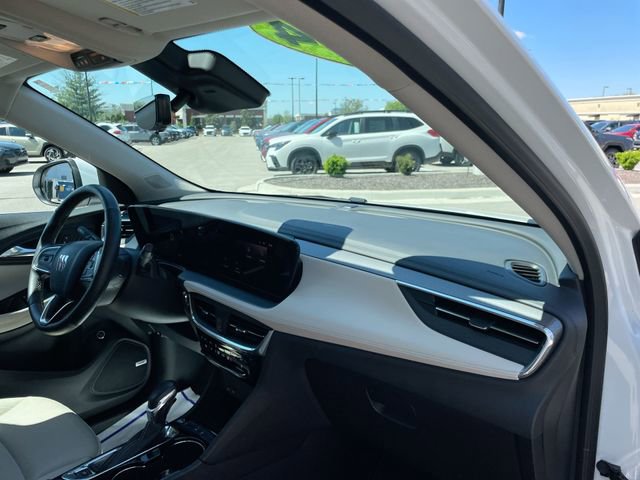 Used 2024 Buick Encore GX Avenir w/ Avenir Technology Package image 18