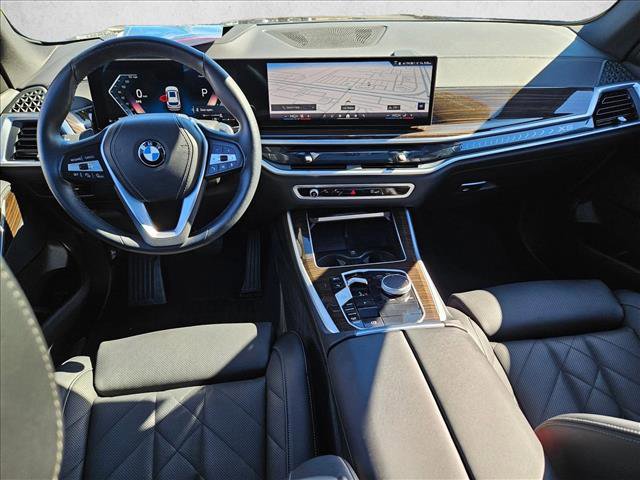 Used 2025 BMW X5 xDrive40i w/ Parking Assistance Package image 17