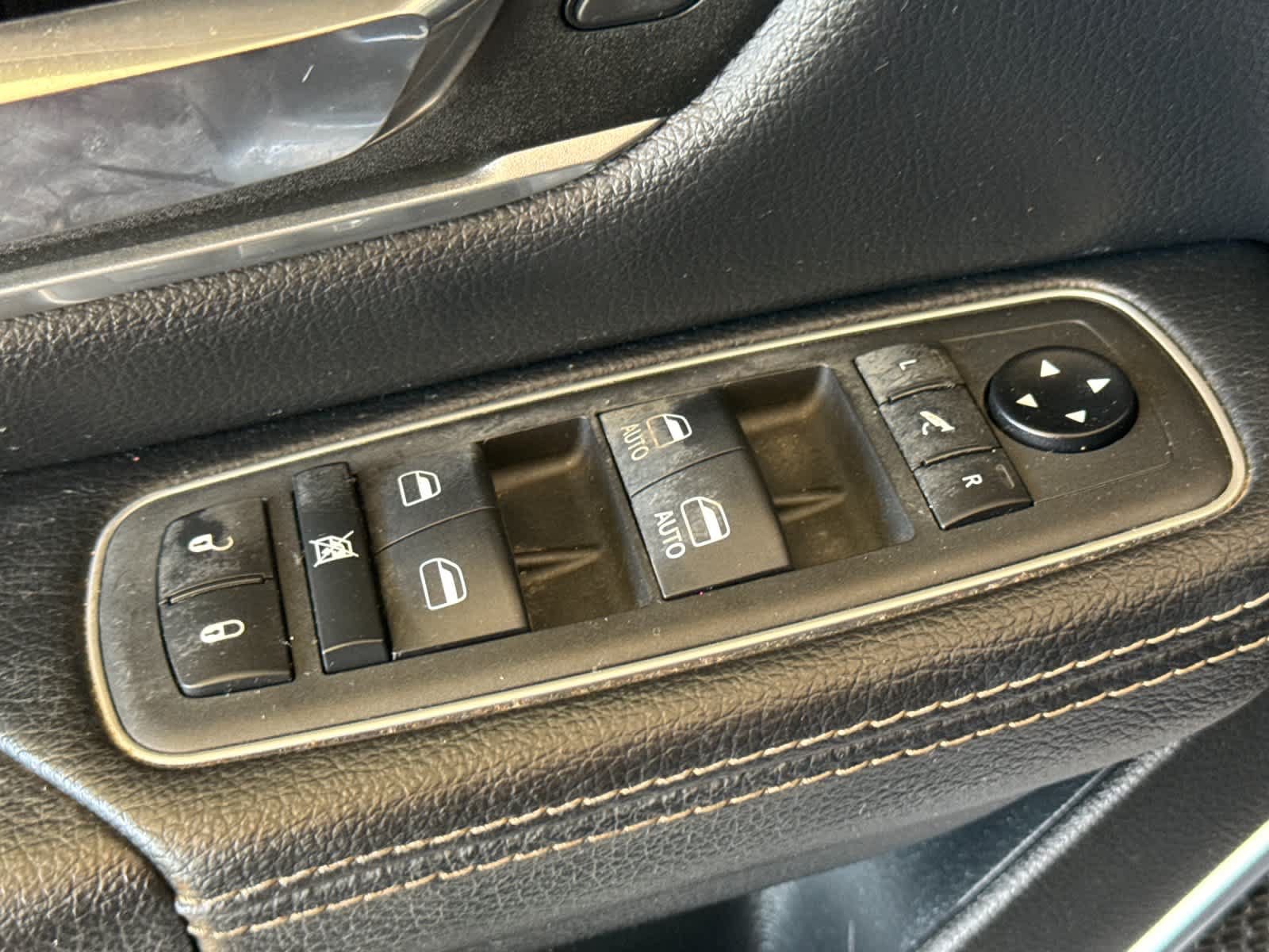 Used 2022 RAM 1500 Laramie w/ Off Road Group AWD/4WD image 13
