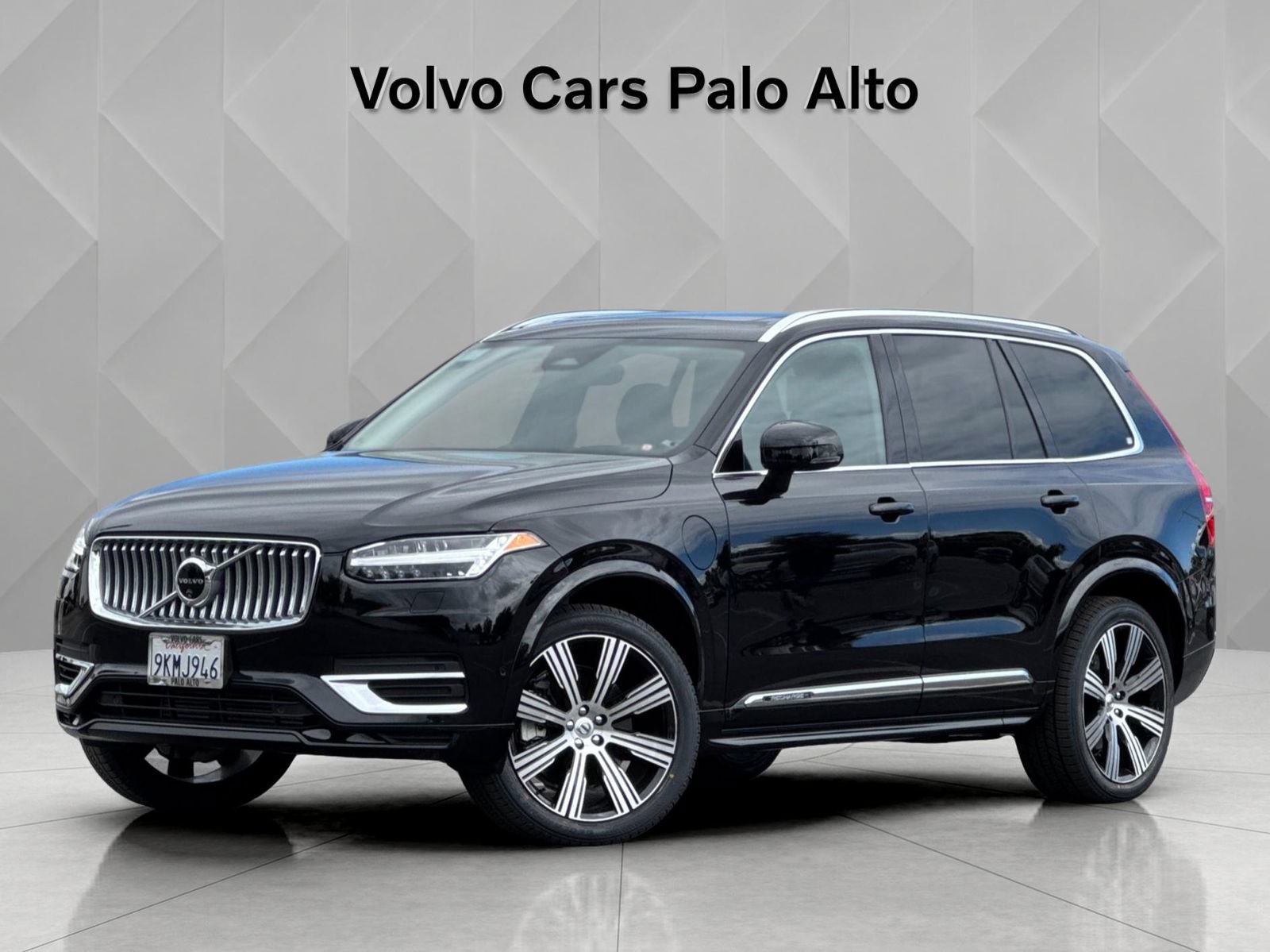 Certified 2024 Volvo XC90 T8 Ultimate w/ Lounge Package AWD/4WD image 2