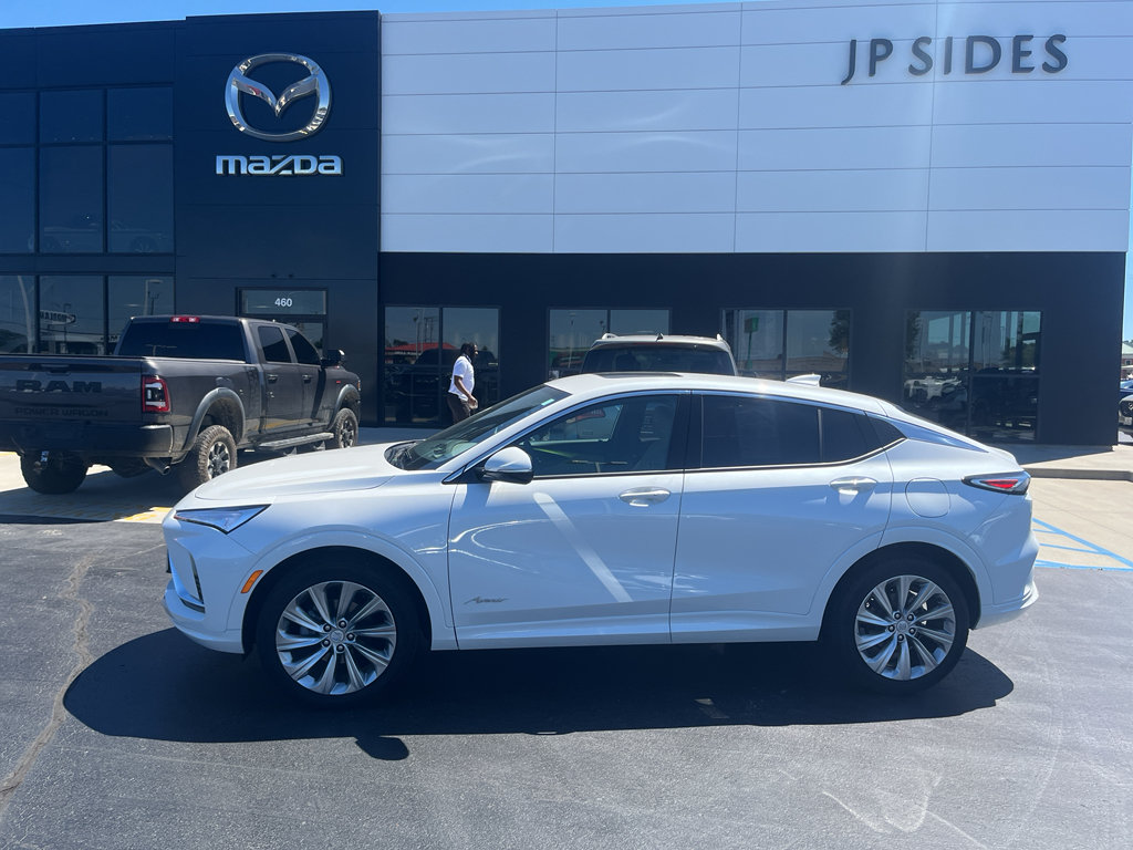 Used 2025 Buick Envista Avenir FWD image 2