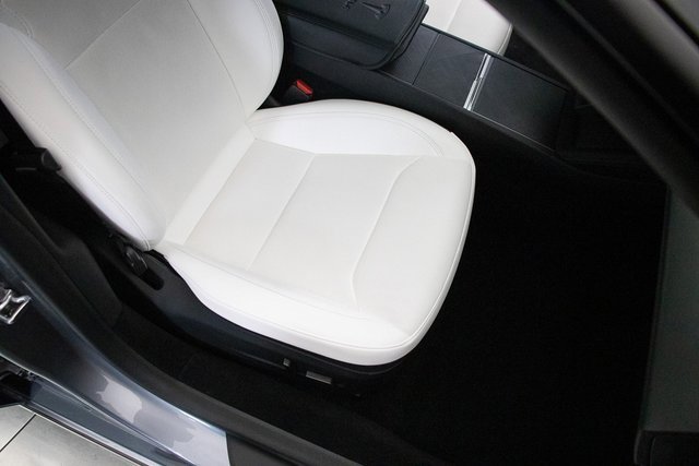 Used 2025 Tesla Model 3 Long Range image 16