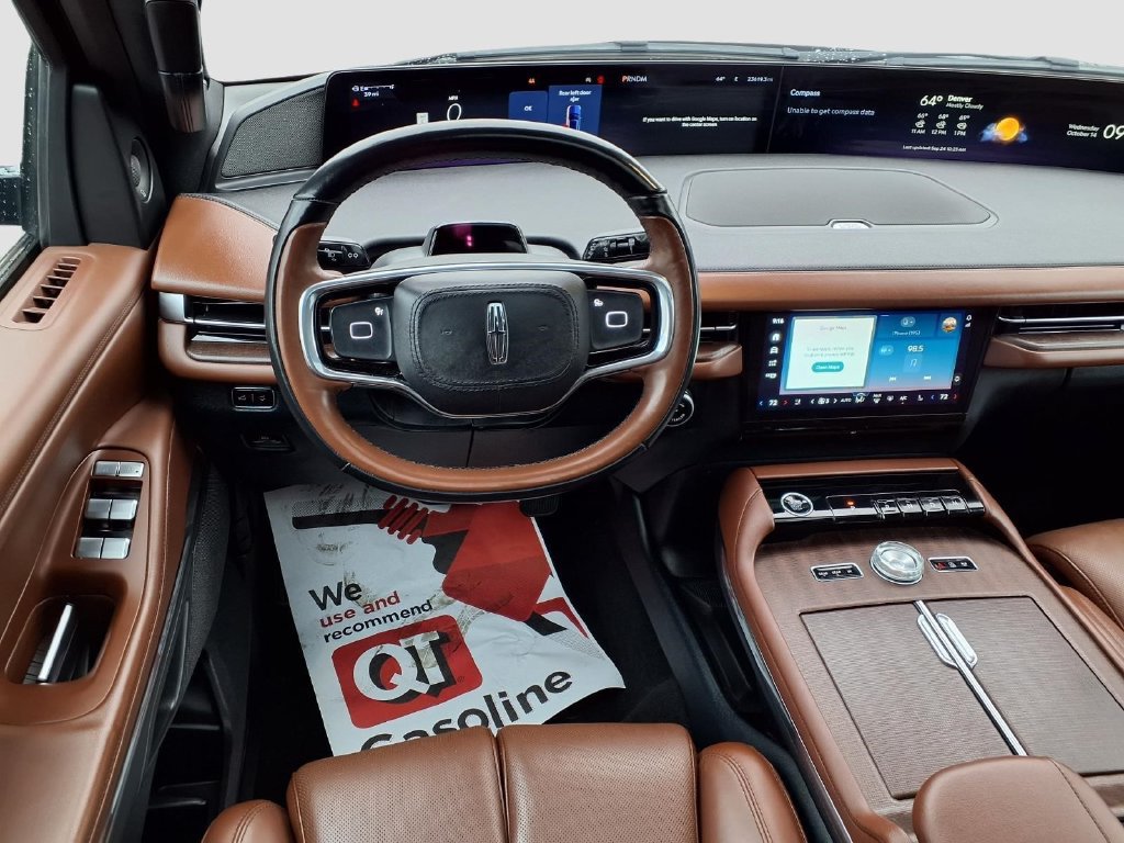 Used 2025 Lincoln Navigator Reserve AWD/4WD image 9