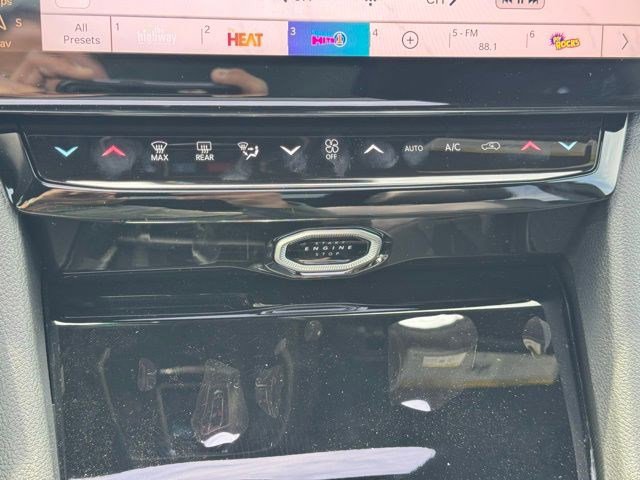 New 2026 Jeep Grand Cherokee Limited w/ Luxury Tech Group II AWD/4WD image 22