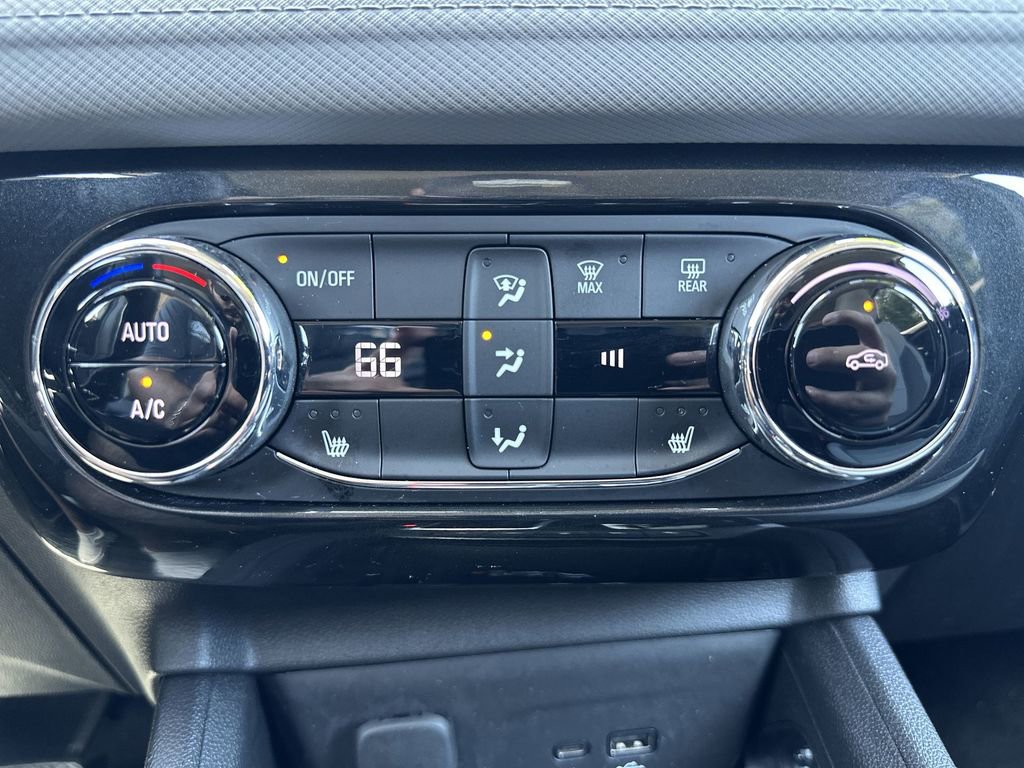 Used 2025 Chevrolet TrailBlazer LT w/ Convenience Package FWD image 28