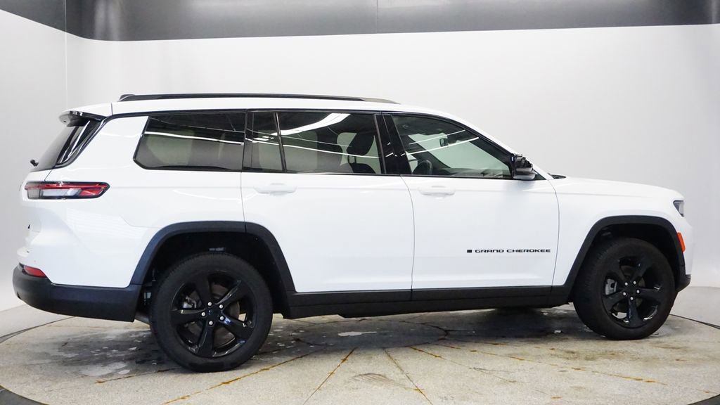 Certified 2022 Jeep Grand Cherokee L Laredo image 8