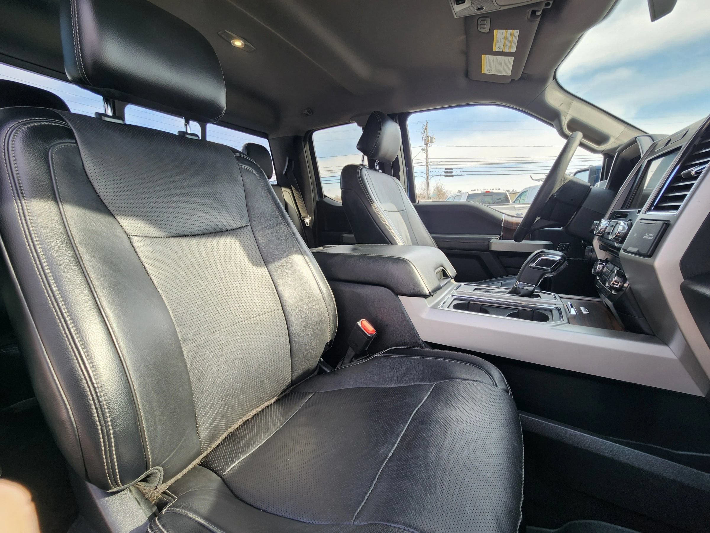Used 2016 Ford F150 Lariat w/ Equipment Group 501A Mid AWD/4WD image 33