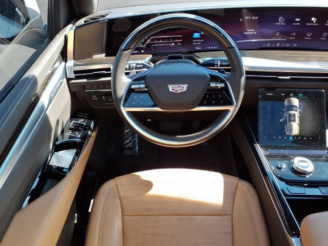 Used 2025 Cadillac Escalade Premium Luxury AWD/4WD image 17