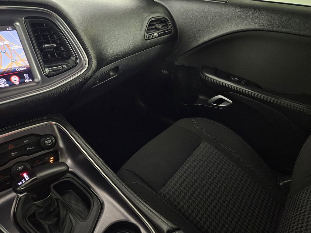 Used 2015 Dodge Challenger R/T w/ Quick Order Package 28B R/T RWD image 8