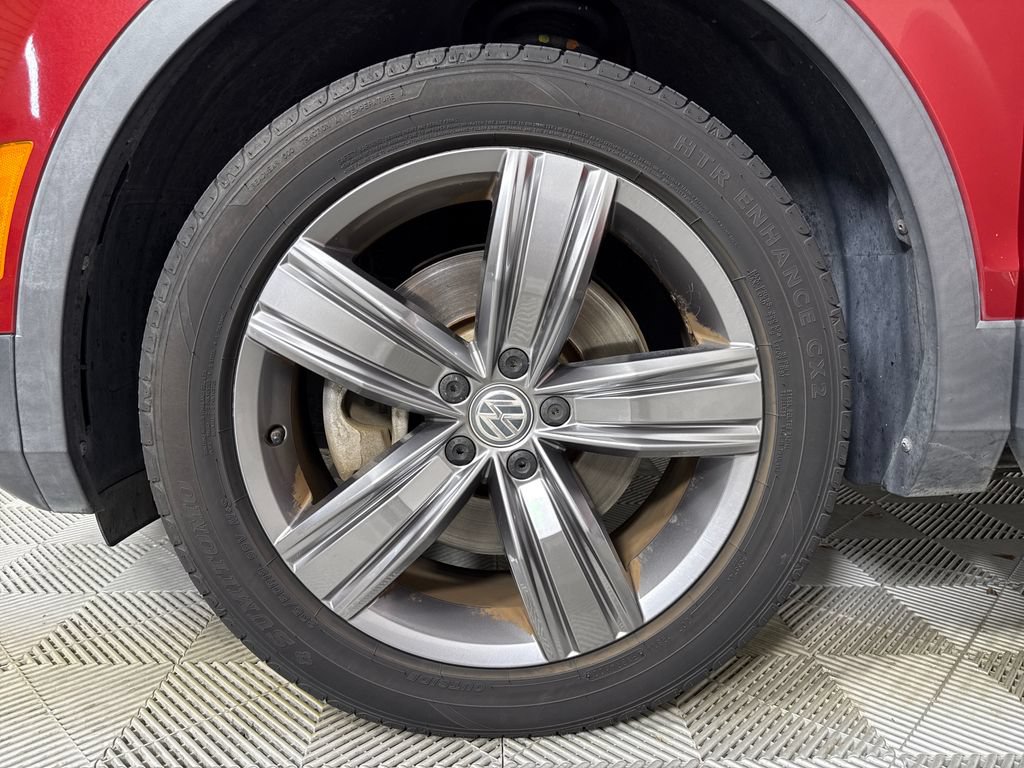 Used 2020 Volkswagen Tiguan SEL FWD image 22