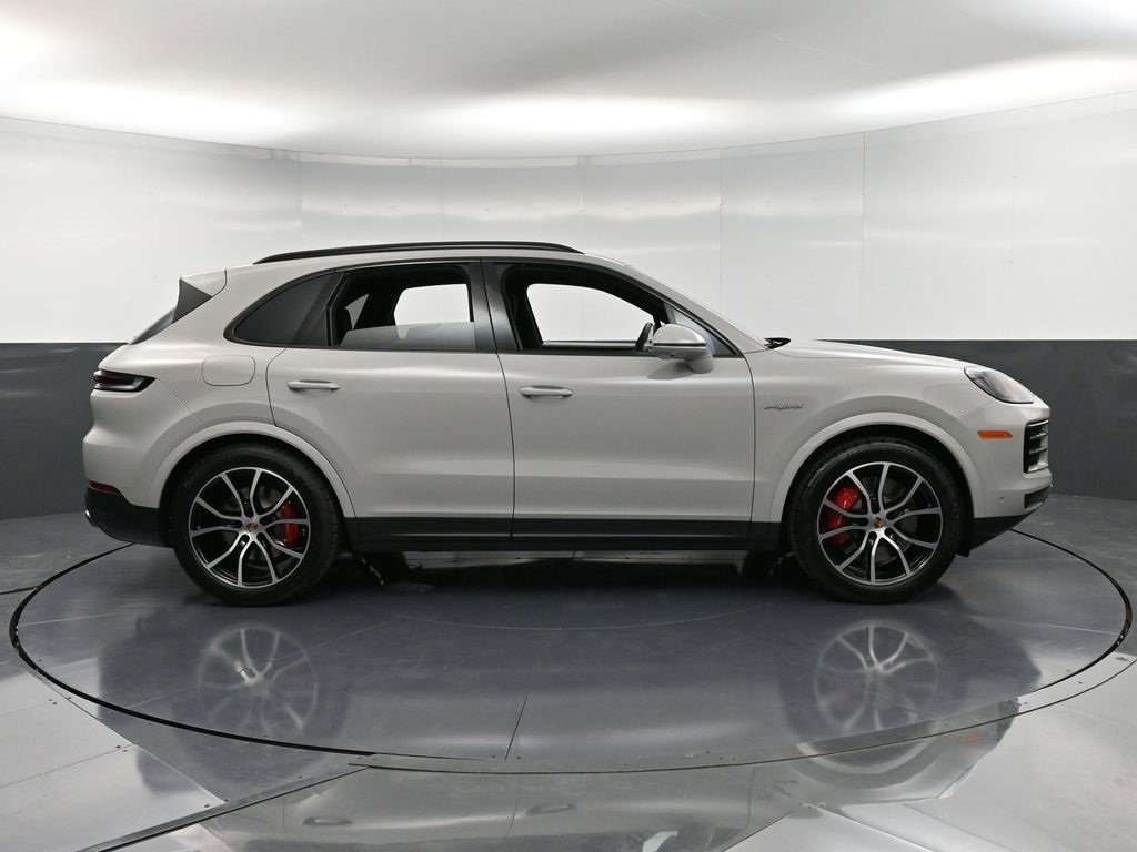 New 2026 Porsche Cayenne S image 9