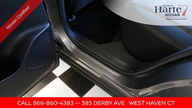 Used 2023 Nissan Rogue SV image 40