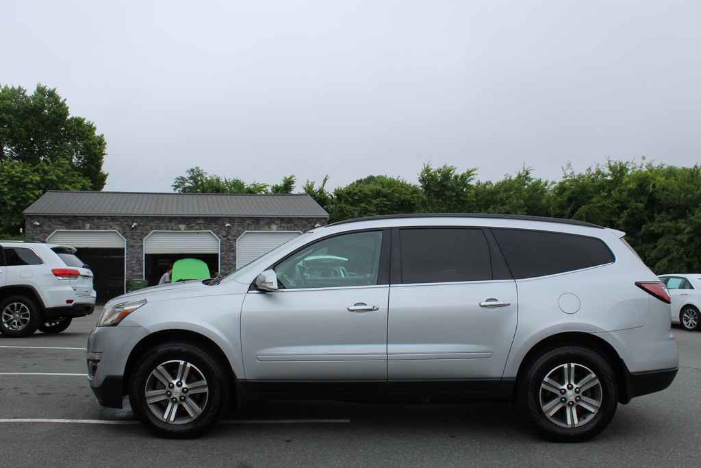 Used 2017 Chevrolet Traverse LT FWD image 10