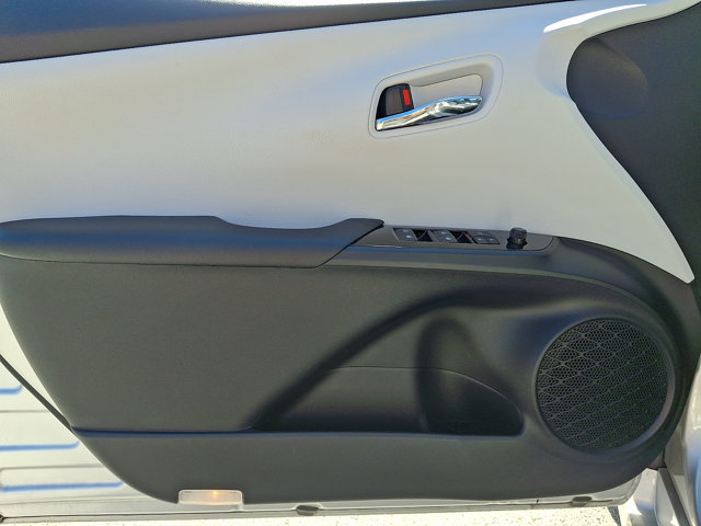 Used 2018 Toyota Prius Four FWD image 12