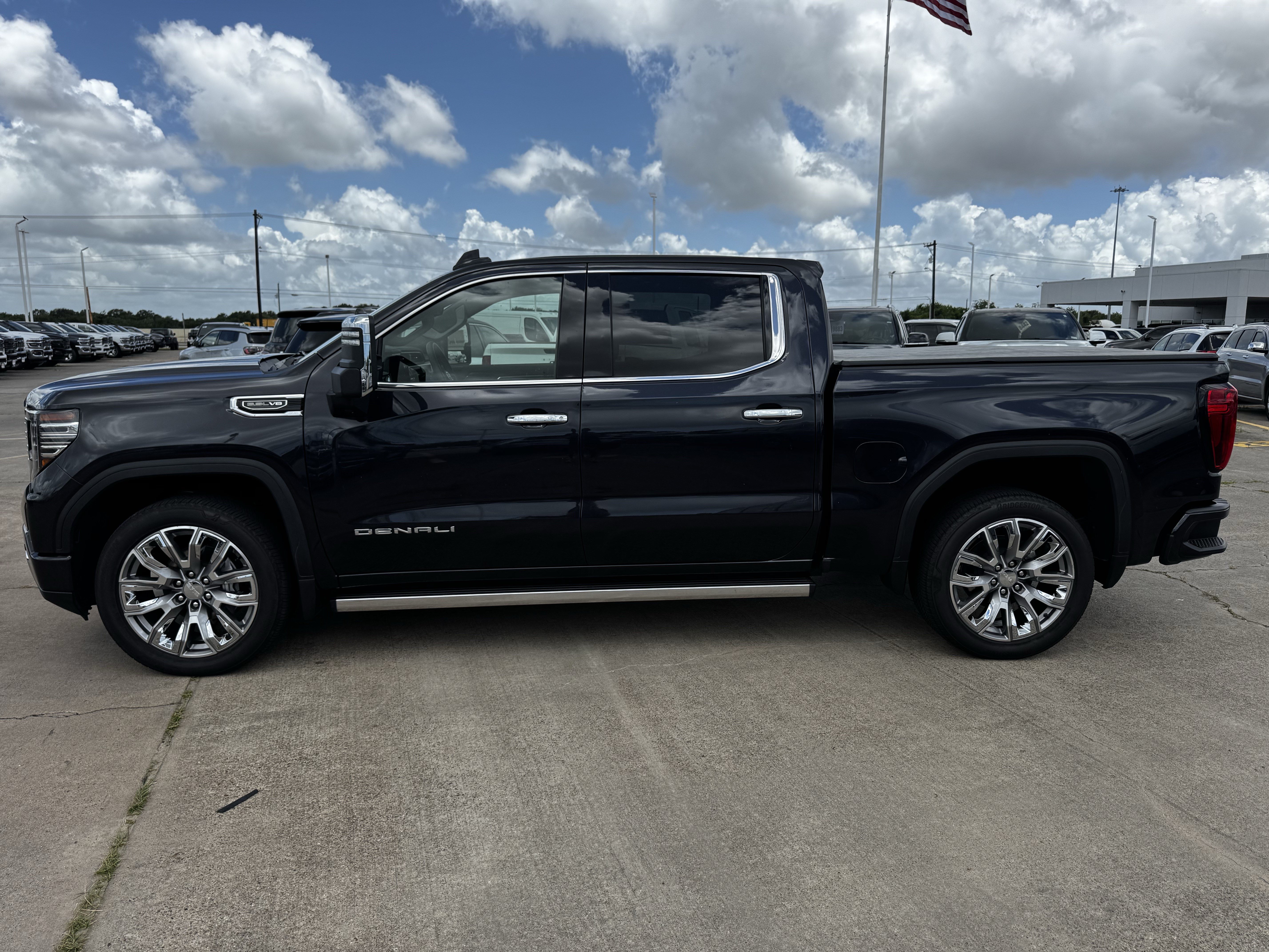 Used 2025 GMC Sierra 1500 Denali w/ Denali Reserve Package AWD/4WD image 7