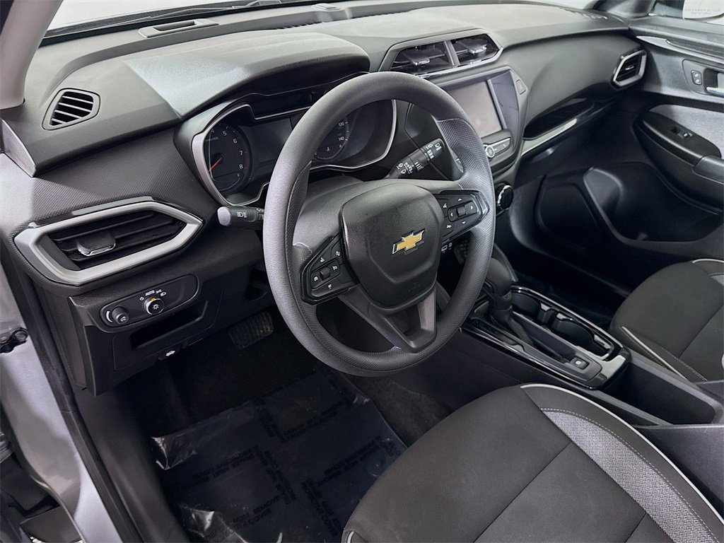 Used 2023 Chevrolet TrailBlazer LS image 16