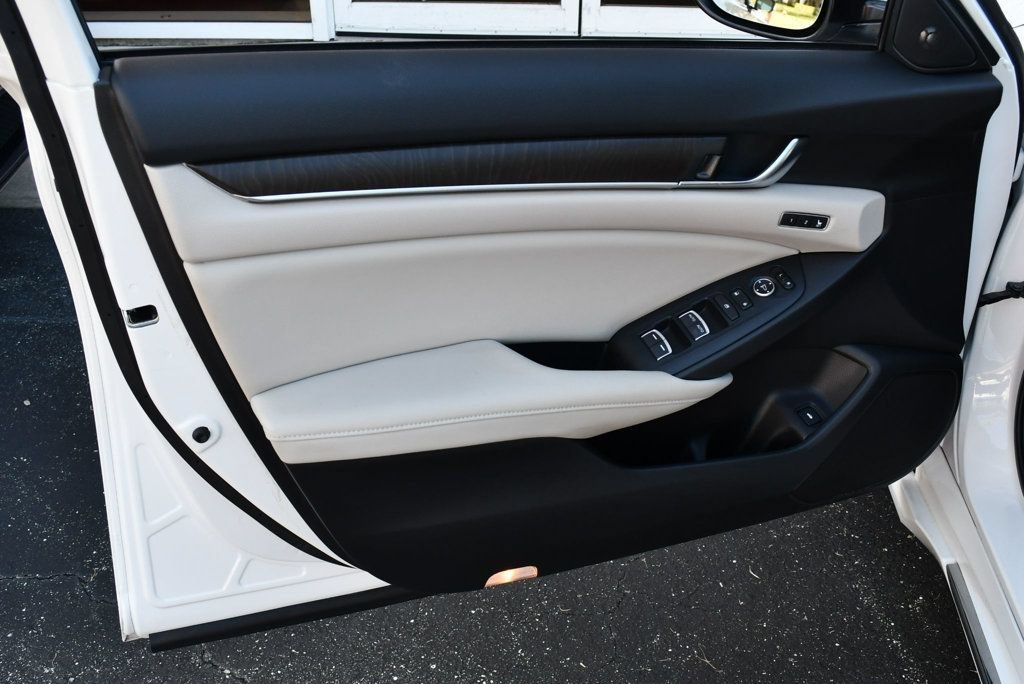 Used 2018 Honda Accord EX-L image 11