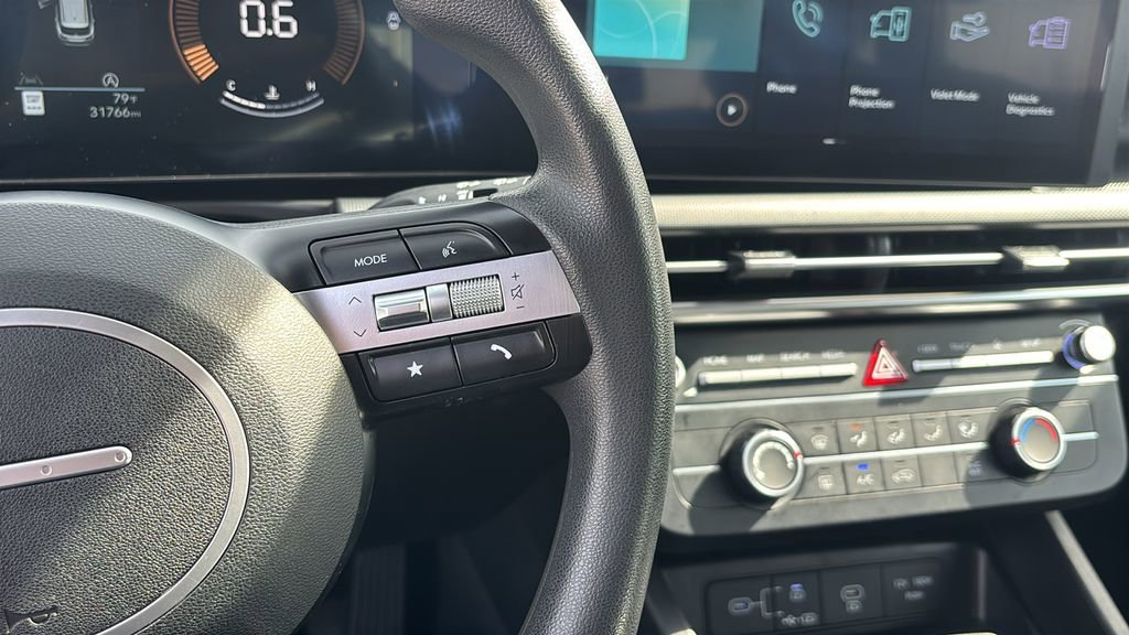 Used 2025 Hyundai Tucson SE image 18