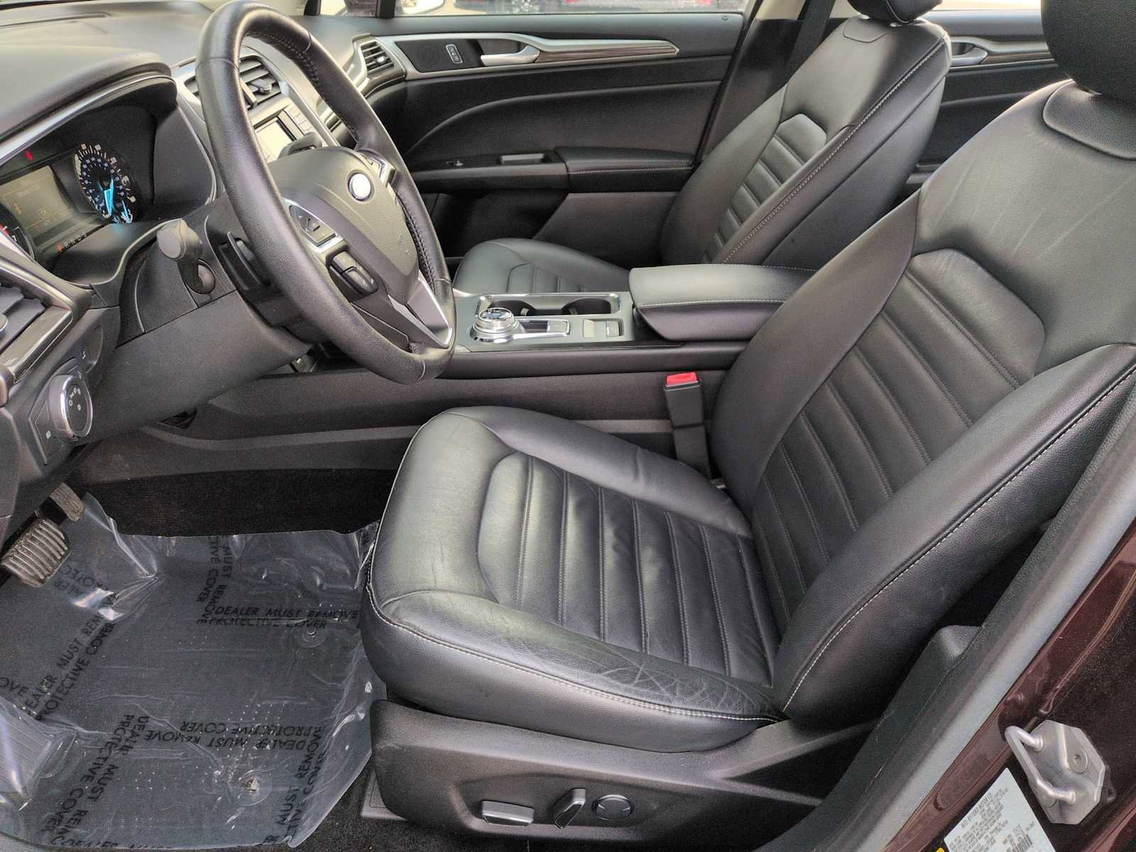 Used 2017 Ford Fusion SE image 16