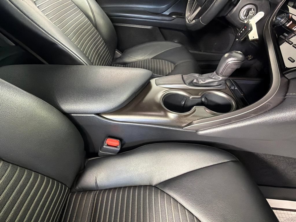 Used 2021 Toyota Camry SE FWD image 33