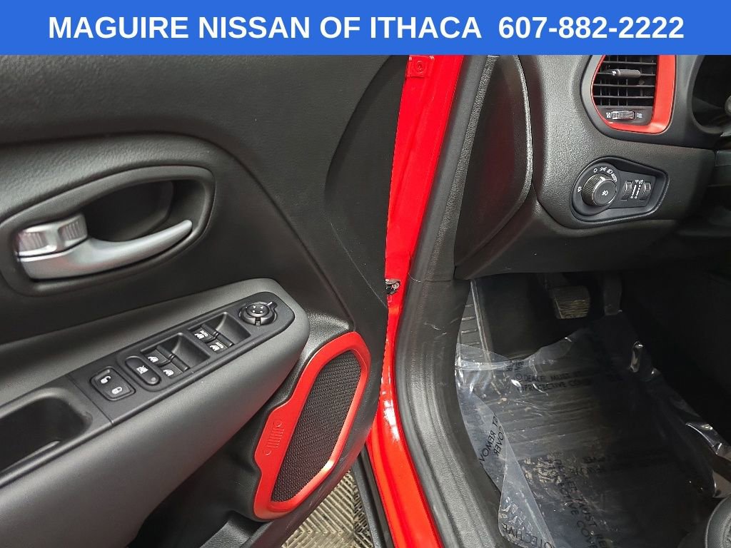 Used 2023 Jeep Renegade Trailhawk w/ Trailhawk Elite Group AWD/4WD image 28